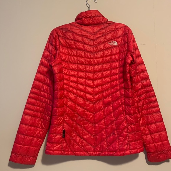 North Face Thermoball Jacket - Picture 3 of 16